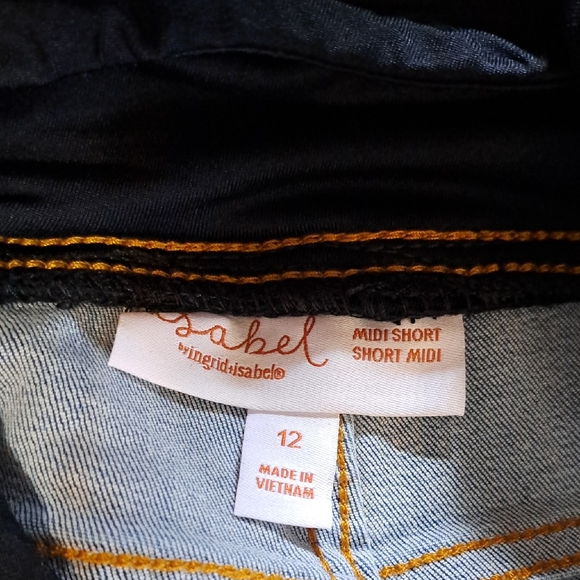 Isabel Maternity by Ingrid & Isabel Denim Shorts with Black Waistband - Picture 7 of 7